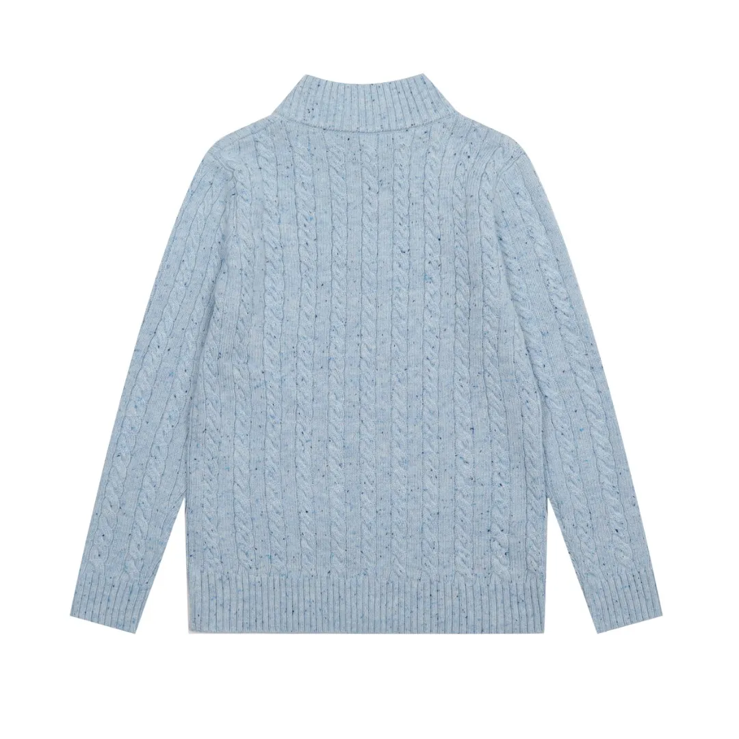 🅿️250 "Top quality" Style number: DS038# [Ralph Lauren wool blend pony embroidery logo twist knitted half-zip sweater] ✅Ralph Lauren gradient multi-color dot versatile couple's knitted half-zip pullover sweater ✅15% Merino cotton wool 85% wool blend Customized laser buttons Clean and clear texture ✅ZP quality 1:1 version Scan the code to enter the GF website Counter quality ✅Details and quality are the only one in Guangzhou. Imported quality wool, focusing on high-end, cost-effective. Needless to say good quality. ✅Restore the original version. The maximum size can be worn up to 160 pounds. Loose, comfortable and stress-free. ✅Zip down the lapel. Pull up the zipper to the half-high collar. Easy to wear with any style. Christmas red